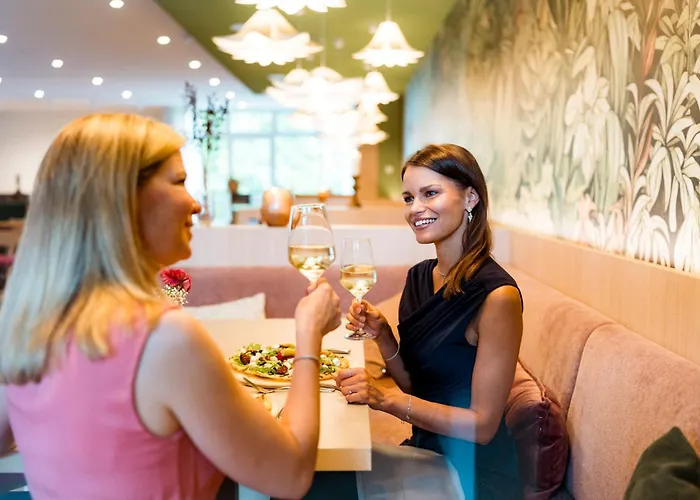 Отель Vital Westfalen Therme Wellness &